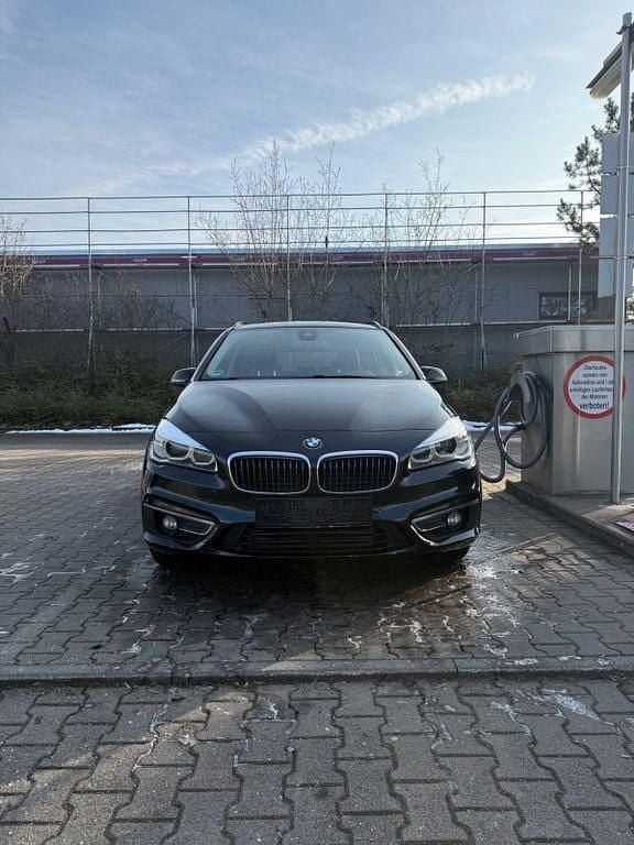 Schwarz Gebraucht 2017 BMW 225 Active Tourer iPerformance Van / Kleinbus | 12.750 € (Superpreis) - Bild 1/4