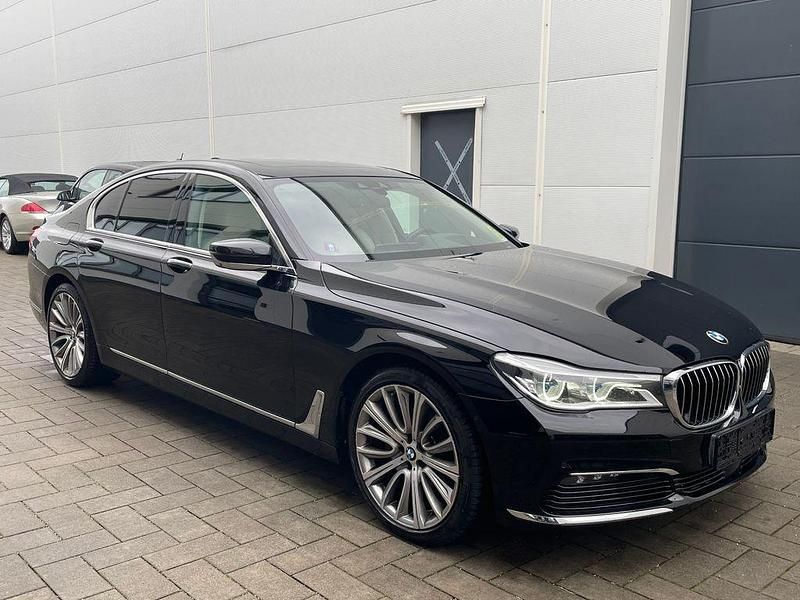Gebraucht BMW 740 320 PS (235 kW) 2015 Schwarz Limousine