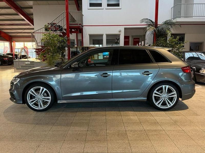 Gebraucht Audi A3 Sport 150 PS (110 kW) 2020 Monsungrau Limousine