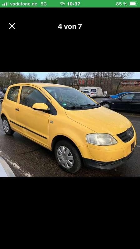 Gebraucht VW Fox 54 PS (39 kW) 2005 Gelb Kleinwagen