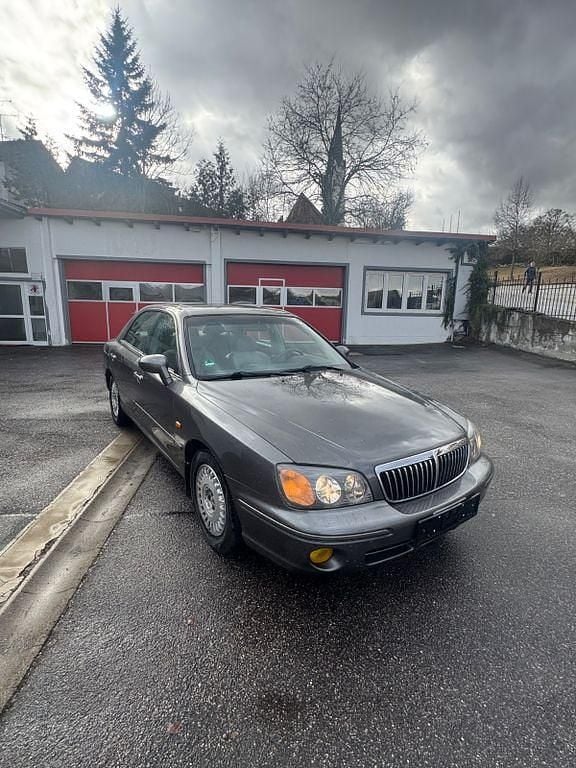 Gebraucht Hyundai XG 190 PS (139 kW) 1999 Gold Limousine