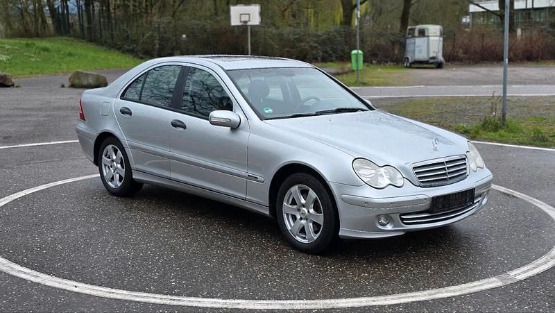 Gebraucht Mercedes C240 170 PS (125 kW) 2004 Silber Limousine