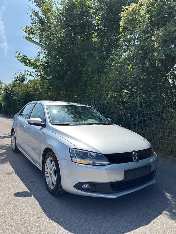 Silber Gebraucht 2012 VW Jetta Limousine | 5.000 € (Fairer Preis) - Bild 1/4