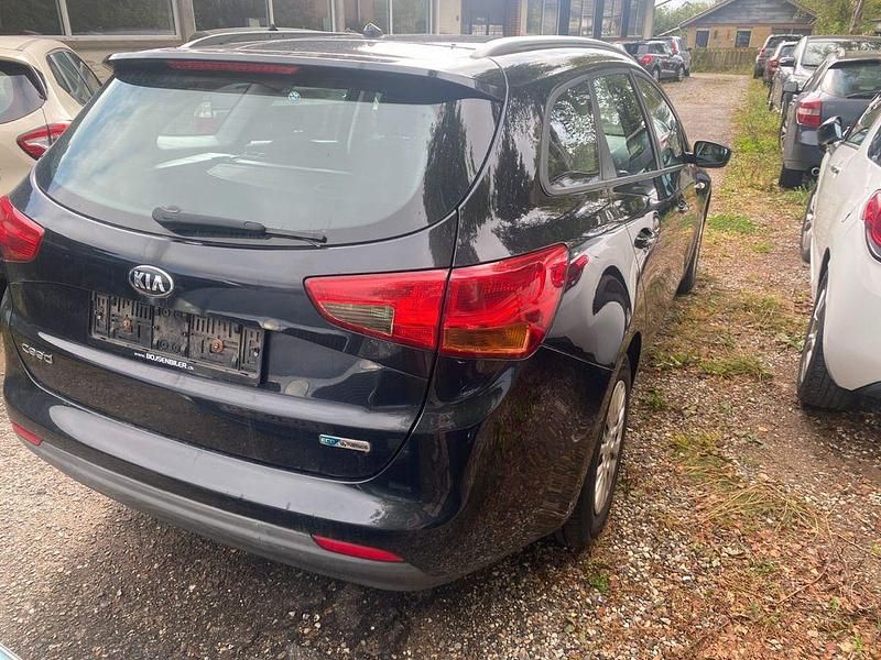 Gebraucht Kia Ceed Sportswagon Platinum Edition 136 PS (100 kW) 2017 Schwarz Kombi