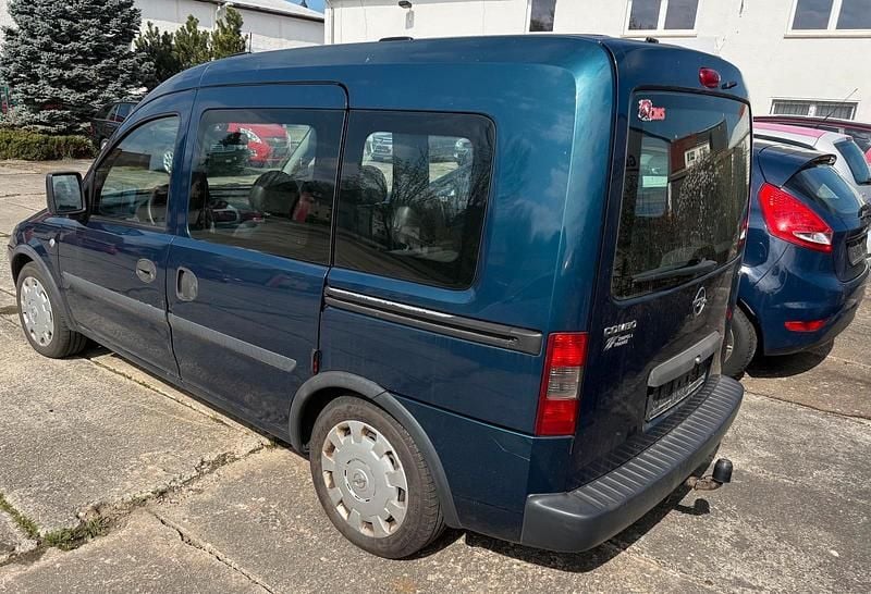 Second-hand Opel Combo 93 CP (68 kW) 2009 Verde Monovolum