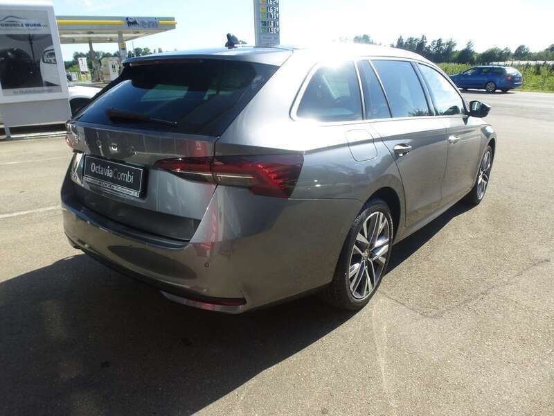 Gebraucht Skoda Octavia Exclusive 150 PS (110 kW) 2024 Graphitegrau metallic Kombi