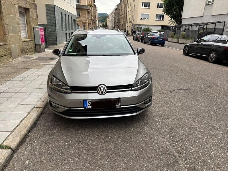 Grau Gebraucht 2019 VW Golf IQ Drive Limousine | 15.100 € (Guter Preis) - Bild 1/4