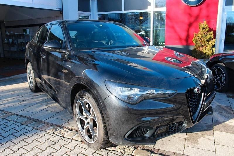 Schwarz Gebraucht 2023 Alfa Romeo Stelvio Veloce SUV | 33.900 € (Superpreis) - Bild 1/4