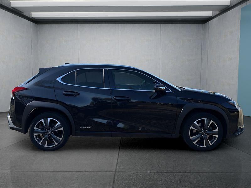 Gebraucht Lexus UX 250h 184 PS (135 kW) 2021 Schwarz SUV