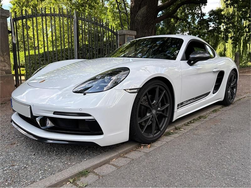 Weiß Gebraucht 2020 Porsche 718 Cayman Sport Coupé | 62.990 € - Bild 1/4