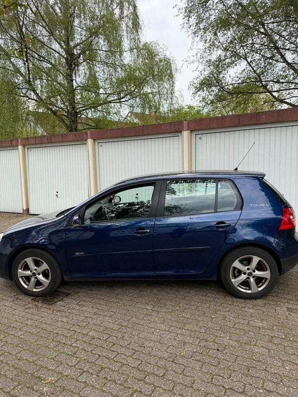 Second-hand VW Golf V 102 CP (75 kW) 2007 Albastru Berlinǎ