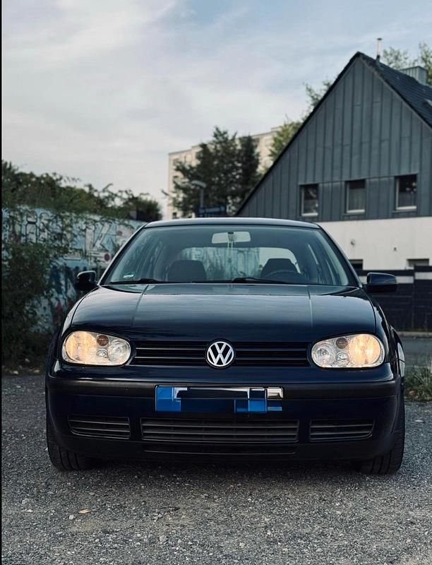 Gebraucht VW Golf IV 75 PS (55 kW) 2001 Blau Kleinwagen