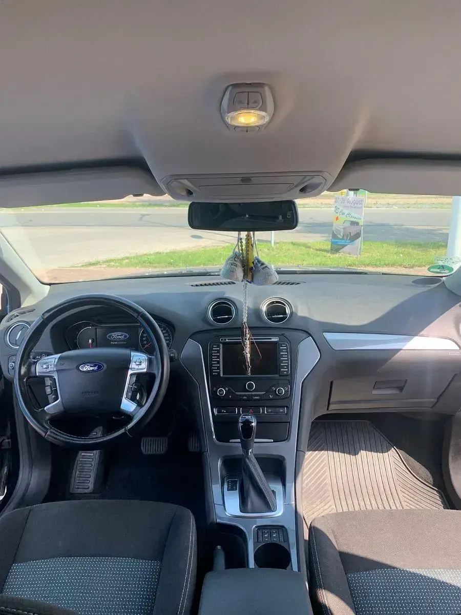 Gebraucht Ford Mondeo 140 PS (102 kW) 2013 Schwarz Kombi