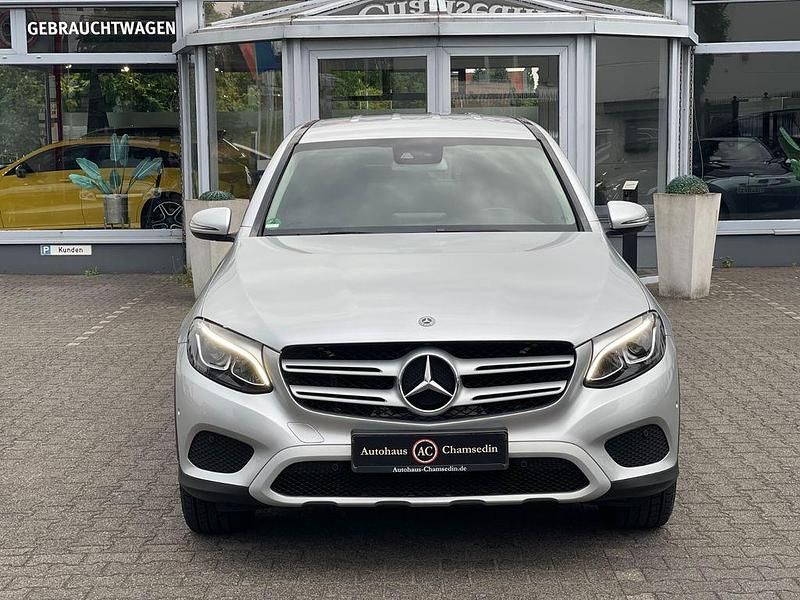 Silber Gebraucht 2018 Mercedes GLC250 SUV | 28.499 € (Fairer Preis) - Bild 1/4