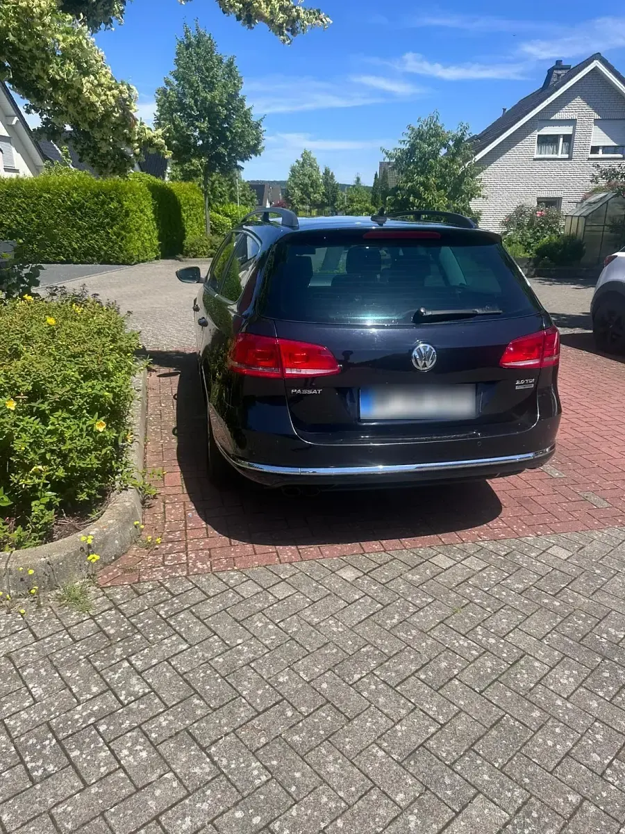 Gebraucht VW Passat 140 PS (102 kW) 2011 Schwarz Kombi