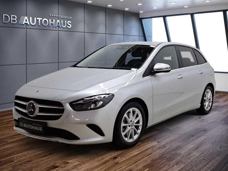 Silber Gebraucht 2022 Mercedes B220 Style Van / Kleinbus | 29.650 € (Guter Preis) - Bild 1/4