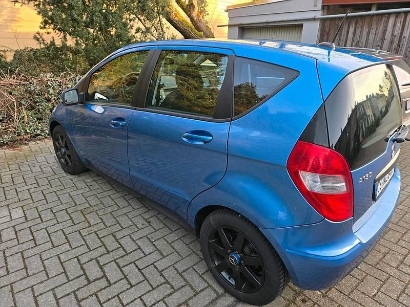 Gebraucht Mercedes A150 95 PS (69 kW) 2008 Blau Kleinwagen