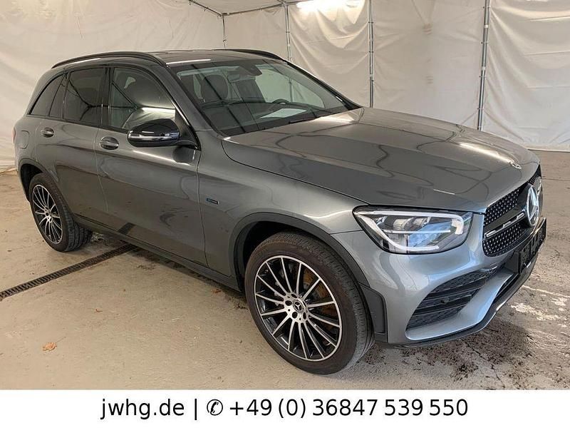 Gebraucht Mercedes GLC300e AMG 211 PS (155 kW) 2021 Selenitgrau SUV