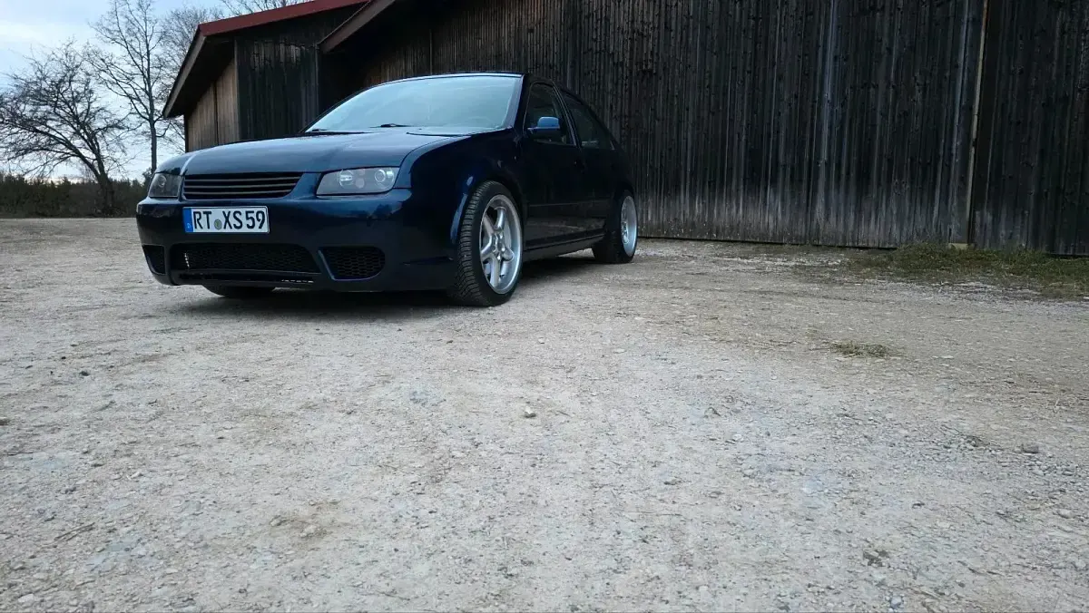 Gebraucht VW Bora 150 PS (110 kW) 1999 Blau Limousine