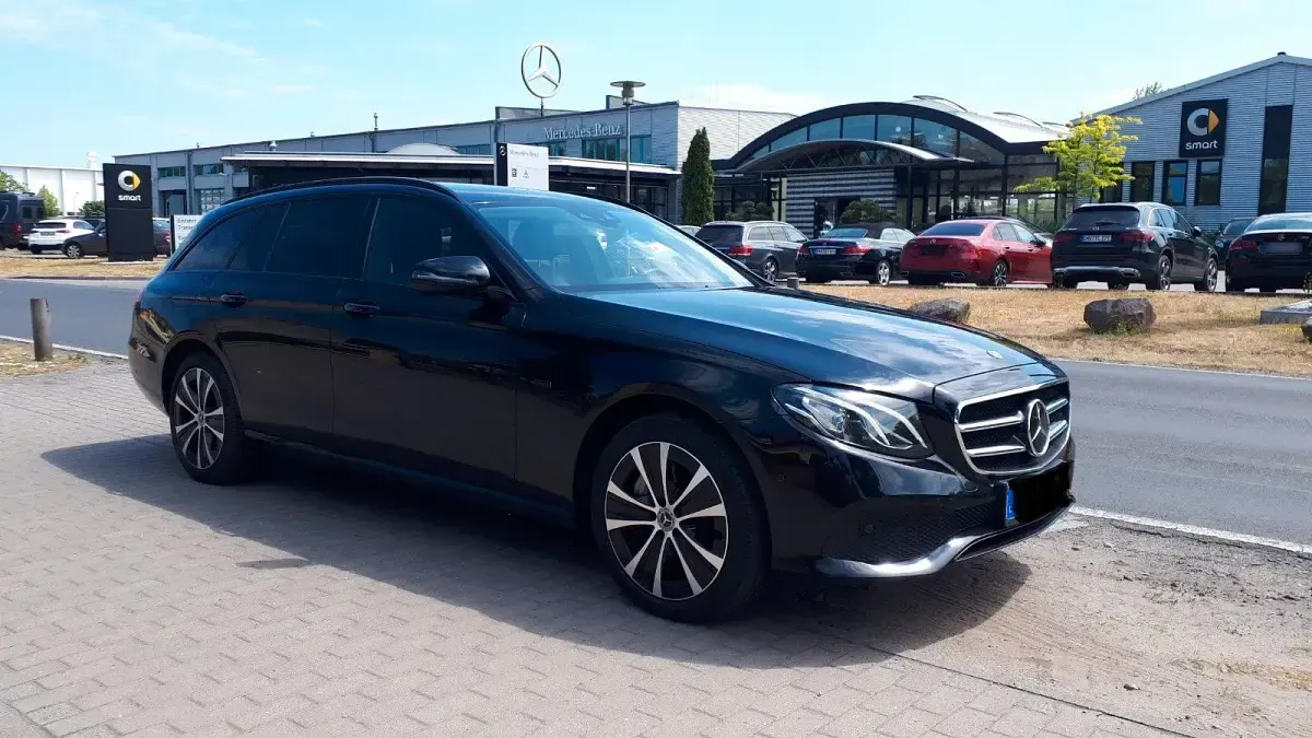 Gebraucht Mercedes E300 309 PS (227 kW) 2019 Schwarz Kombi