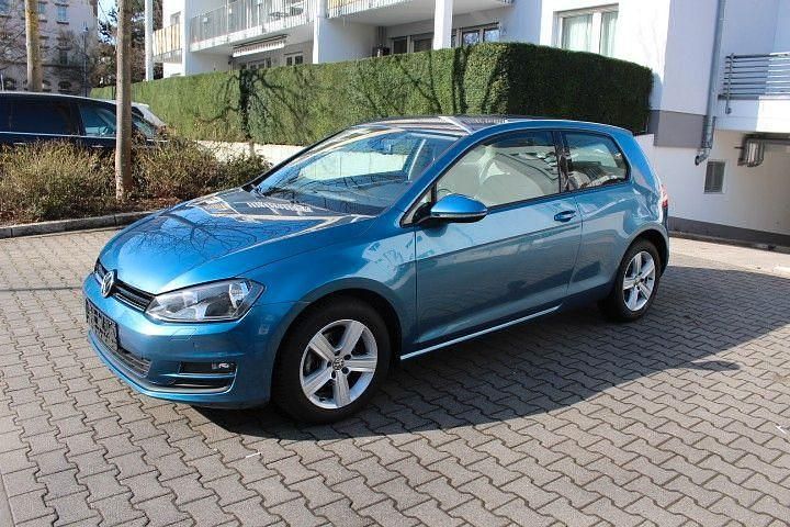 Gebraucht VW Golf VII 122 PS (89 kW) 2013 Blau Limousine