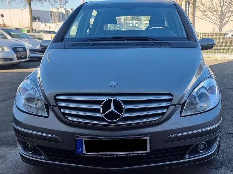 Gebraucht Mercedes B170 116 PS (85 kW) 2005 Kometgrau  metalliclack Van / Kleinbus