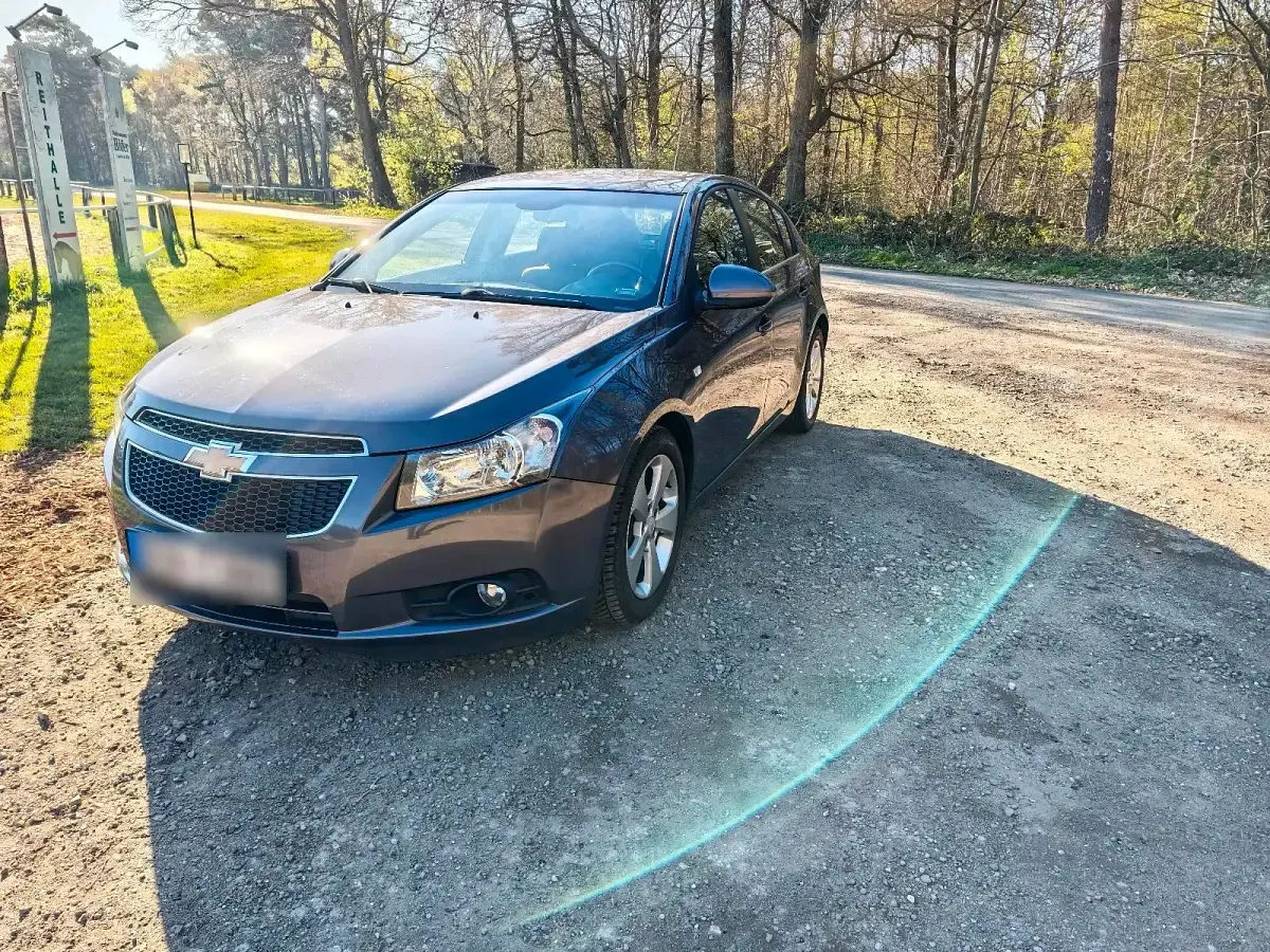 Gebraucht Chevrolet Cruze 163 PS (119 kW) 2012 Grau Limousine