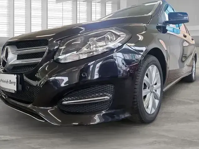 Gebraucht Mercedes B180 Style 122 PS (89 kW) 2016 Schwarz Van / Kleinbus