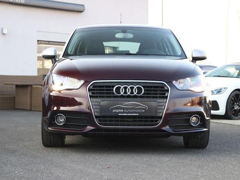 Gebraucht Audi A1 Ambition 105 PS (77 kW) 2012 Rot Kleinwagen