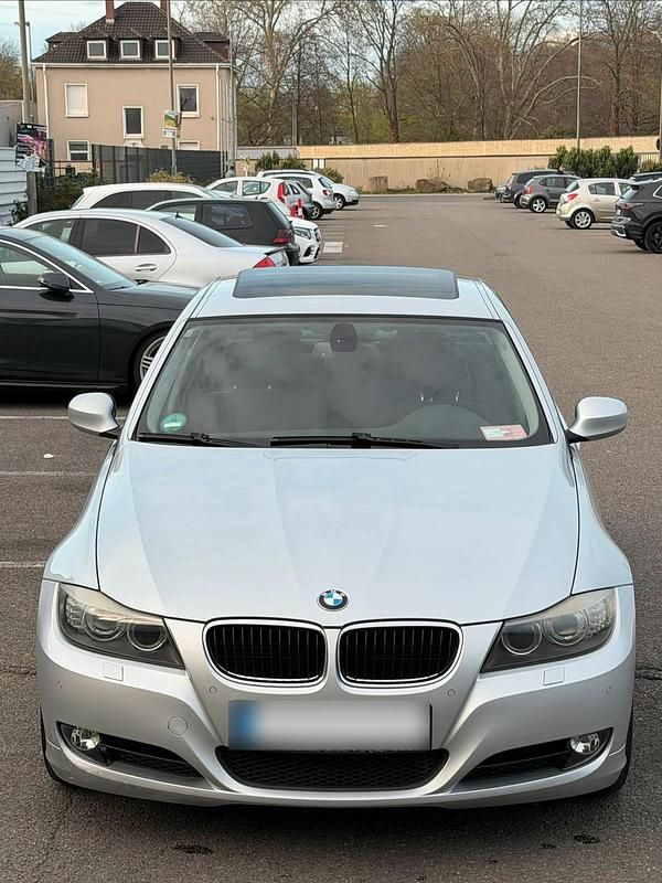 Gebraucht BMW 320 170 PS (125 kW) 2008 Silber Limousine