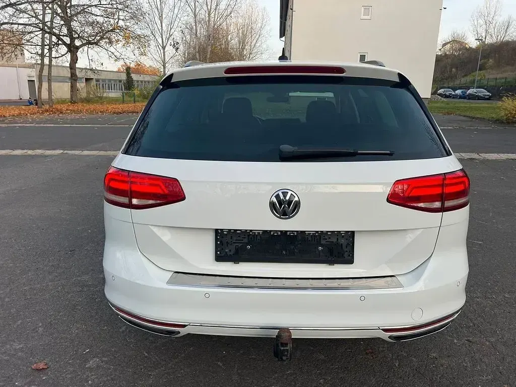 Gebraucht VW Passat Comfortline 190 PS (139 kW) 2018 Weiß Kombi
