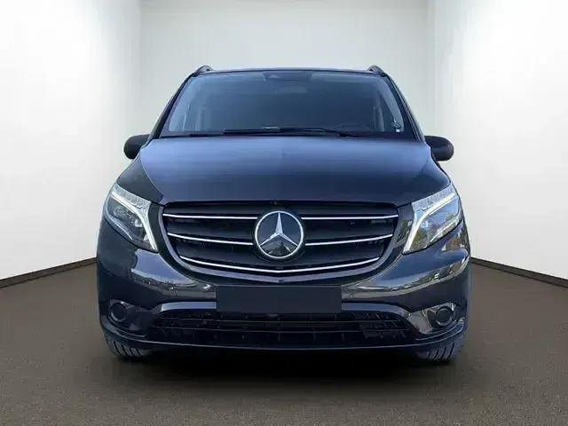Używany Mercedes Vito 237 KM (174 kW) 2022 Szary Van