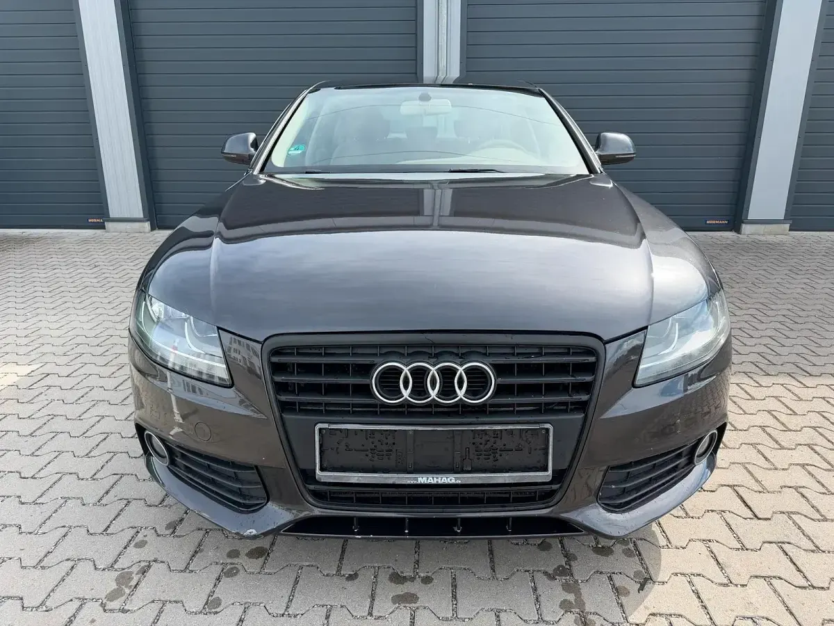 Używany Audi A4 143 KM (105 kW) 2010 Szary Sedan/Limuzyna