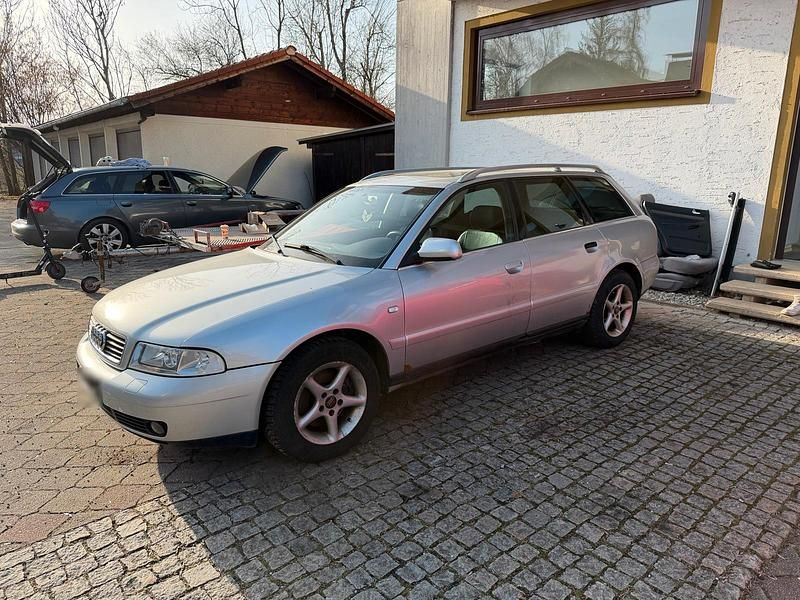Gebraucht Audi A4 165 PS (121 kW) 1999 Silber Kombi