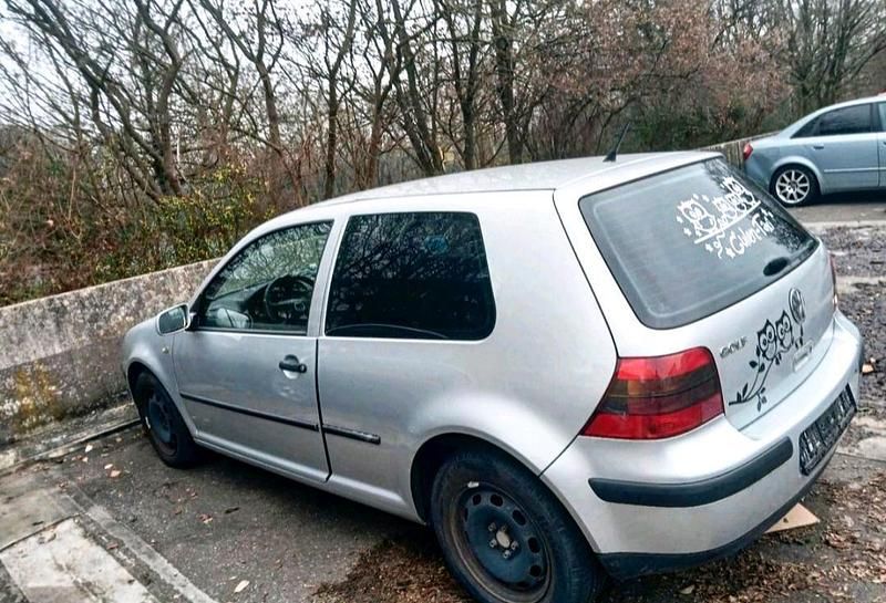 Silber Gebraucht 2000 VW Golf IV Kombi | 650 € (Guter Preis) - Bild 1/4