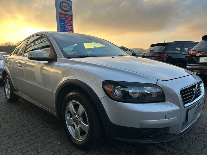 Silber Gebraucht 2007 Volvo C30 Momentum Kleinwagen | 4.499 € (Fairer Preis) - Bild 1/4