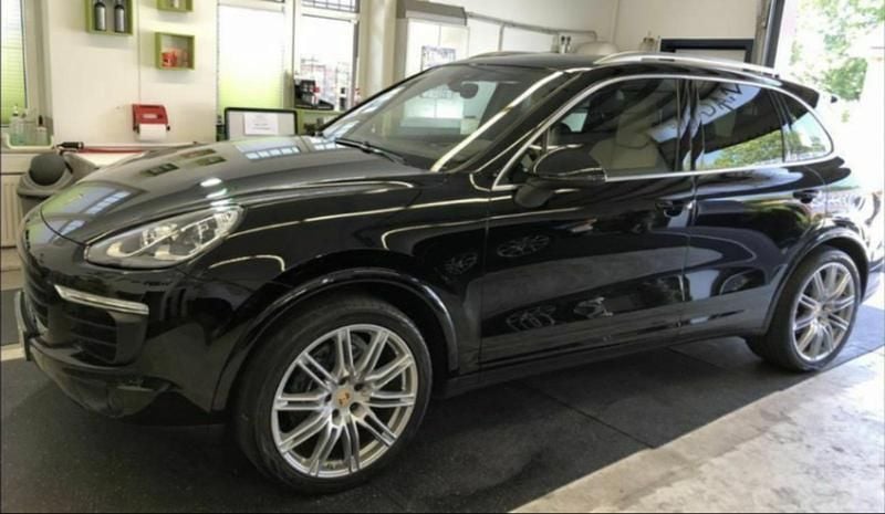 Schwarz Gebraucht 2015 Porsche Cayenne SUV | 42.000 € (Teuer) - Bild 1/4