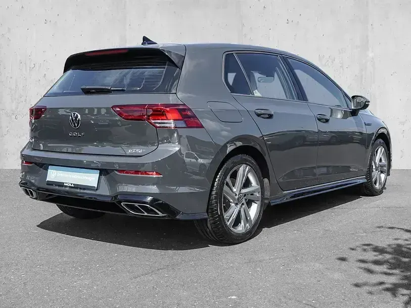 Gebraucht VW Golf VIII R-line 150 PS (110 kW) 2024 Uranograu (metallic) Limousine