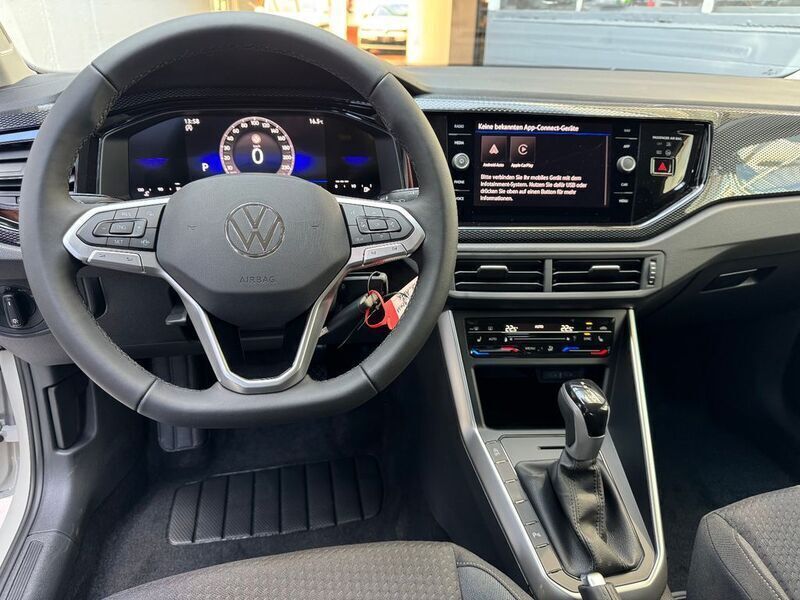 Neu VW Polo Advance 116 PS (85 kW) 2025 Grau Limousine