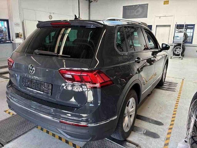 Gebraucht VW Tiguan Active 150 PS (110 kW) 2022 Uranograu SUV