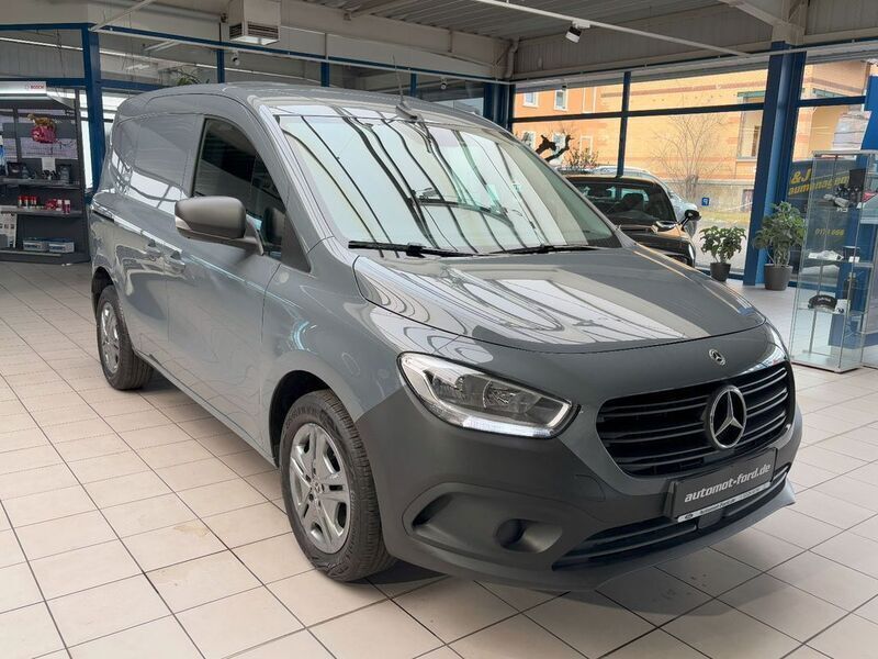 Grau Gebraucht 2024 Mercedes Citan 110 Limousine | 22.950 € (Guter Preis) - Bild 1/4