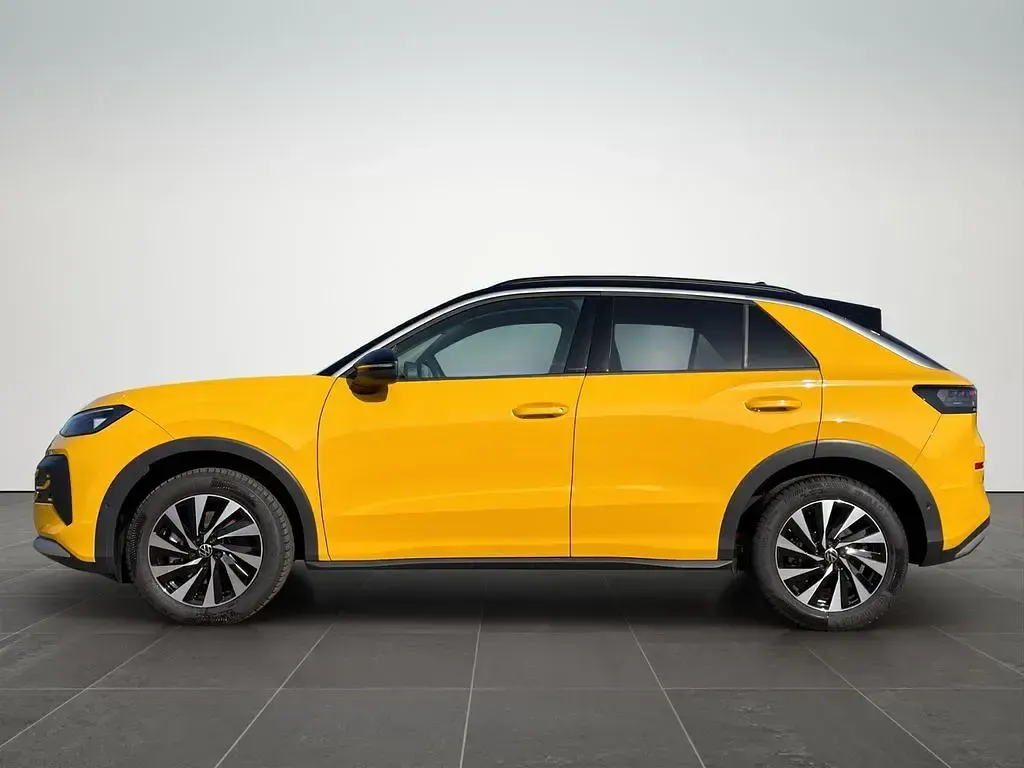 Gebraucht VW T-Roc Cabriolet Life 150 PS (110 kW) 2025 Canary yellow SUV