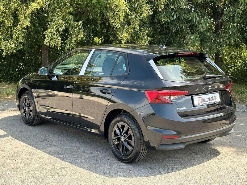 Neu Skoda 105 95 PS (69 kW) 2026 Schwarz Limousine