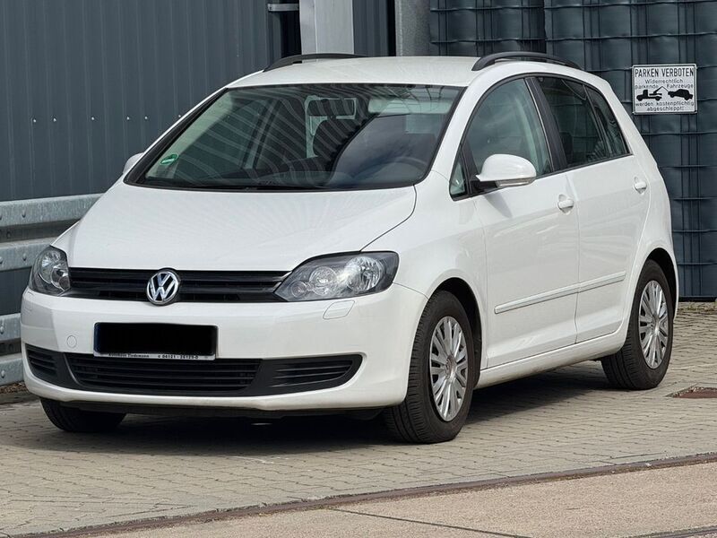 Weiß Gebraucht 2011 VW Golf Plus Cross Van / Kleinbus | 5.399 € (Fairer Preis) - Bild 1/4