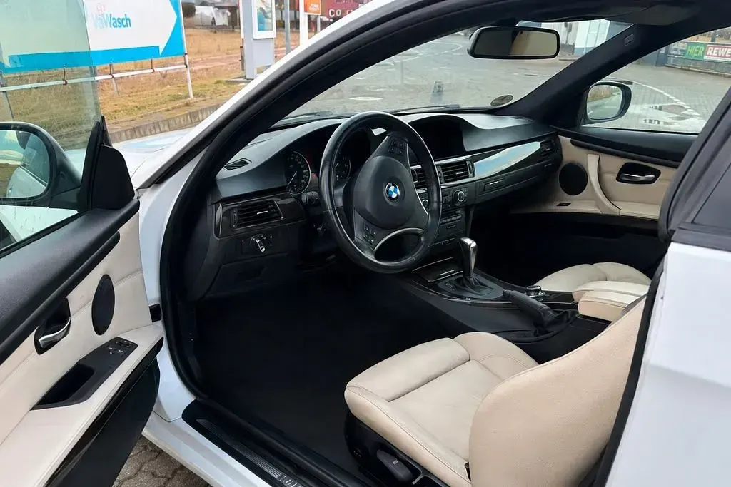Używany BMW 320 170 KM (125 kW) 2012 Biały Coupe