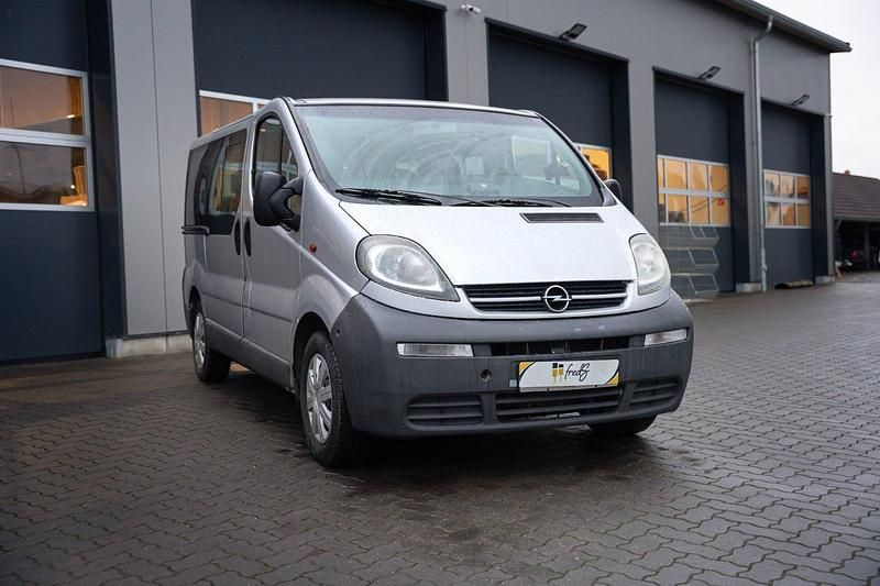 Silber Gebraucht 2005 Opel Vivaro Van / Kleinbus | 5.600 € (Fairer Preis) - Bild 1/4