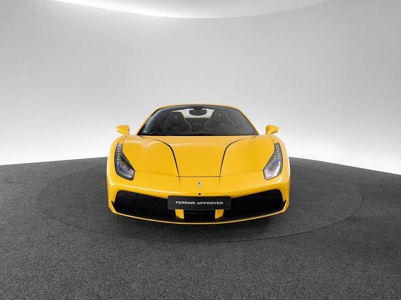 Gebraucht Ferrari 488 670 PS (492 kW) 2018 Gelb Cabrio