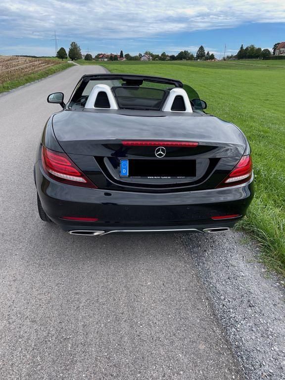 Gebraucht Mercedes SLC200 184 PS (135 kW) 2017 Schwarz Cabrio