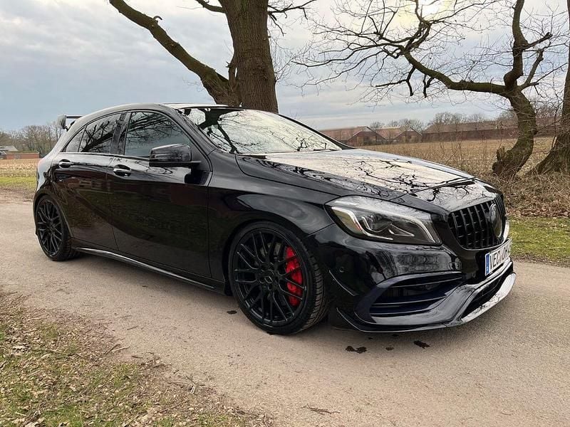 Schwarz Gebraucht 2016 Mercedes A45 AMG AMG Limousine | 24.500 € (Fairer Preis) - Bild 1/4