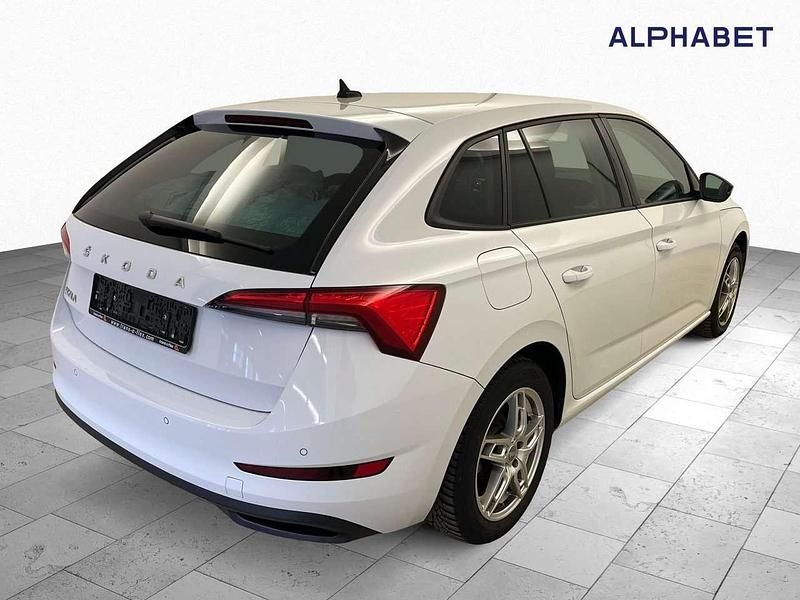Gebraucht Skoda Scala Style 116 PS (85 kW) 2021 Moonweiß perleffekt Kleinwagen